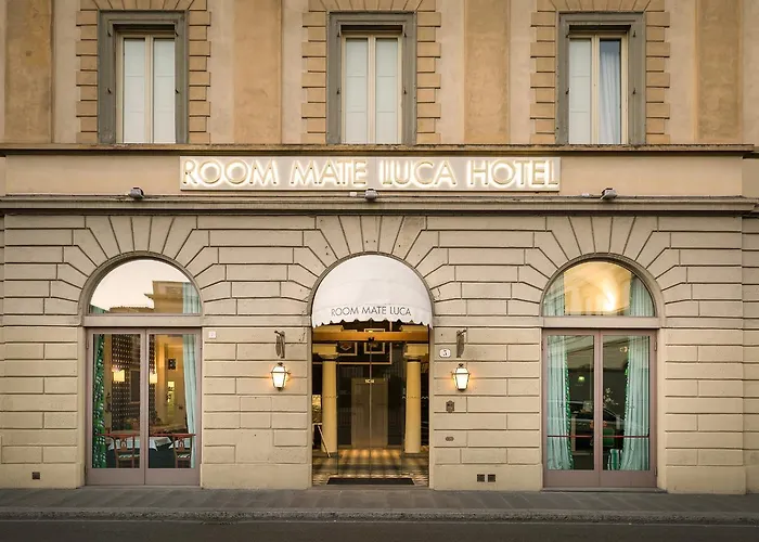 Mate Luca, Szálloda