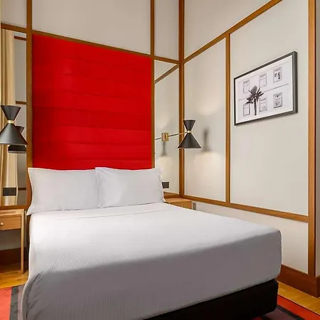 Mate Luca, Hotel Florencie