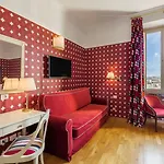 Mate Luca, Hotel