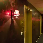 Mate Luca, Hotel