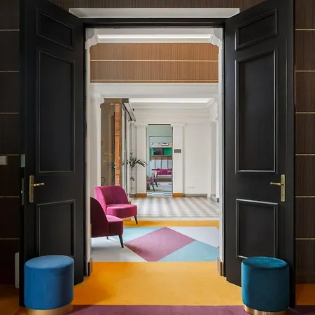 Mate Luca, Otel