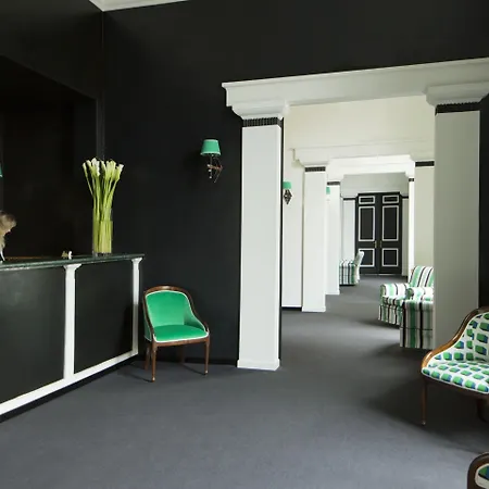 Mate Luca, Hotel
