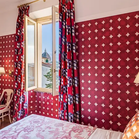 Mate Luca, Hotel