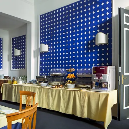 Mate Luca, Hotel 4*