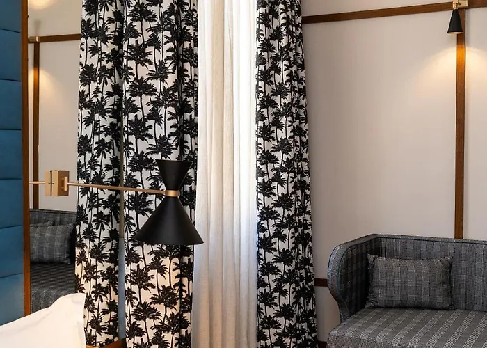 Mate Luca, Hotel Florence