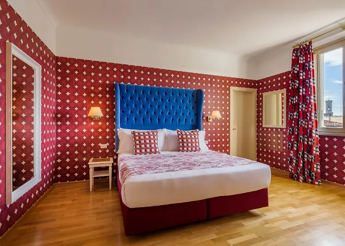 Mate Luca, Hotel Florence